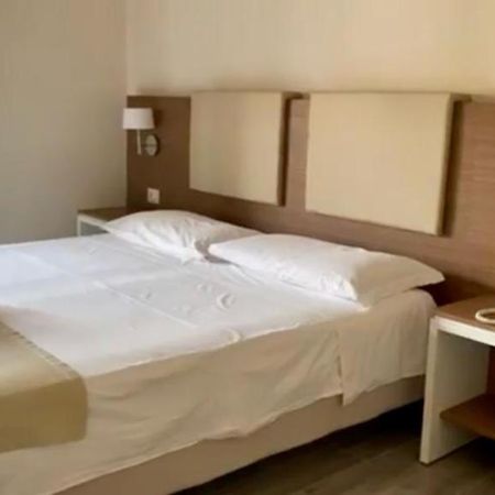 Hotel Villaggio Casarossa Crotone Eksteriør billede
