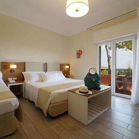 Hotel Villaggio Casarossa Crotone Eksteriør billede