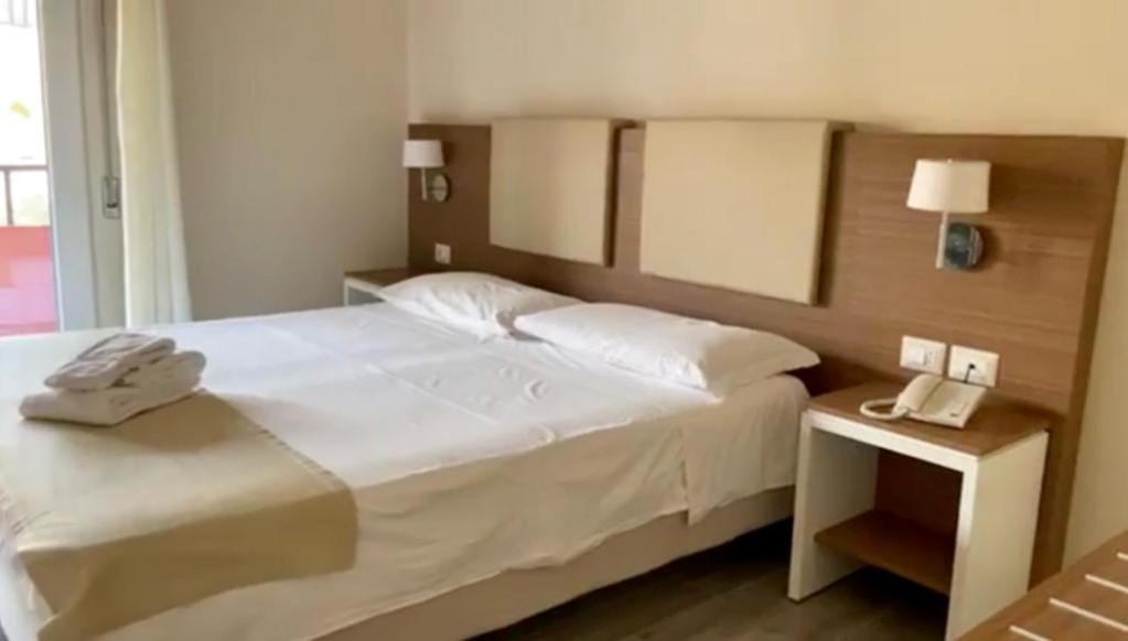 Hotel Villaggio Casarossa Crotone Eksteriør billede