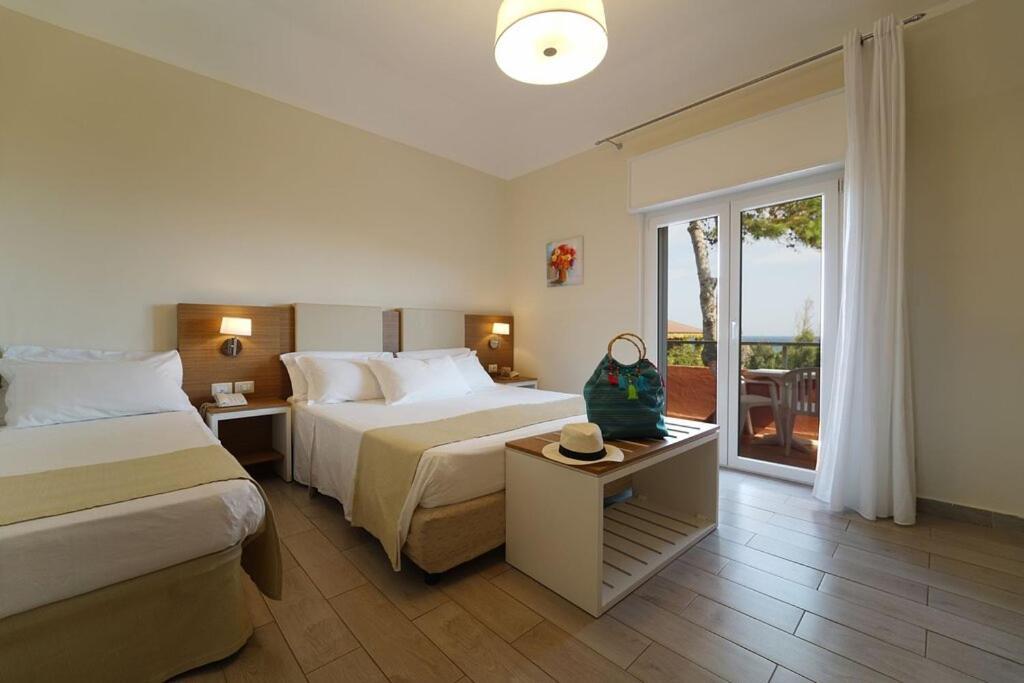 Hotel Villaggio Casarossa Crotone Eksteriør billede